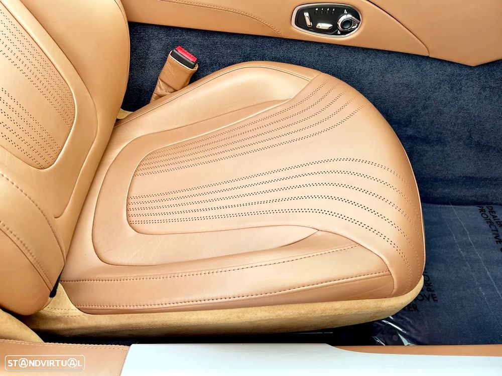 Aston Martin DB11 Coupé V8 Auto - 40