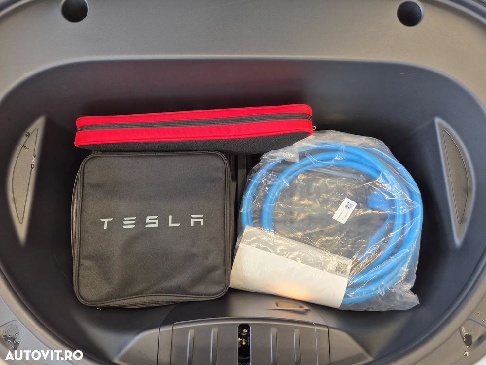 Tesla Model 3 Langstreckenbatterie Allradantrieb Dual Motor - 21