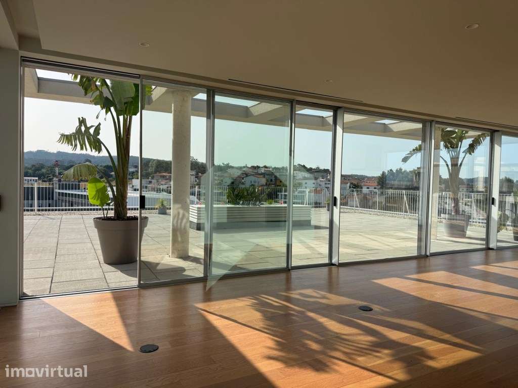 Apartamento T4 com vistas únicas em Barcelinhos, Barcelos. - Grande imagem: 3/40