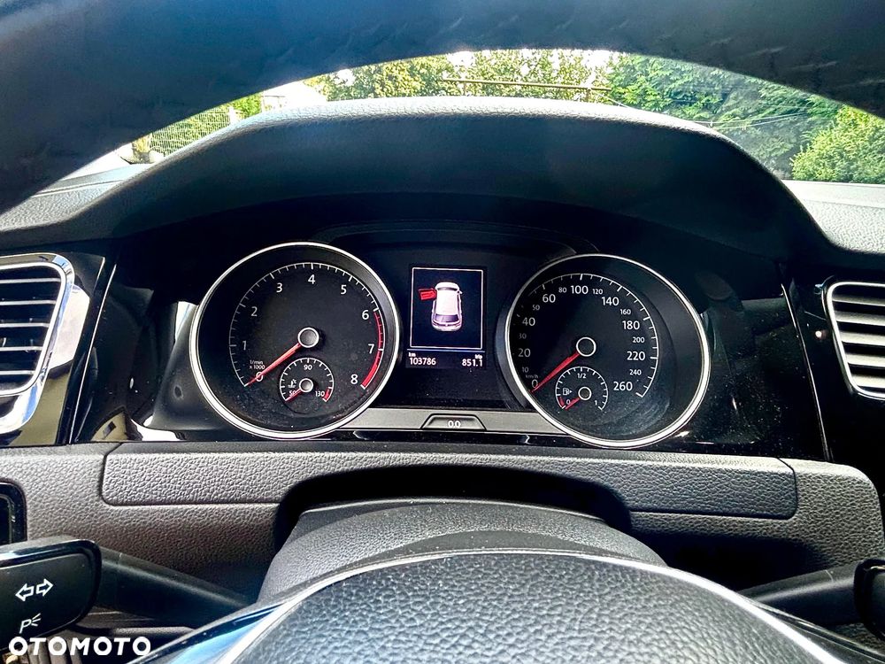 Volkswagen Golf - 10