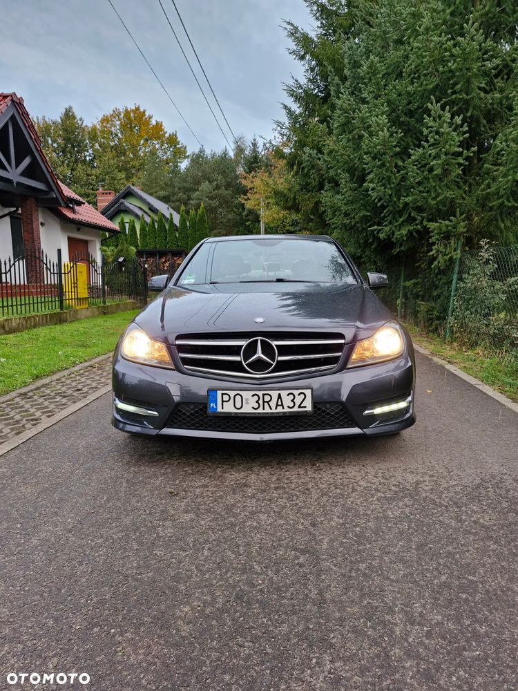 Mercedes-Benz Klasa C 250 CGI BlueEff Elegance - 3