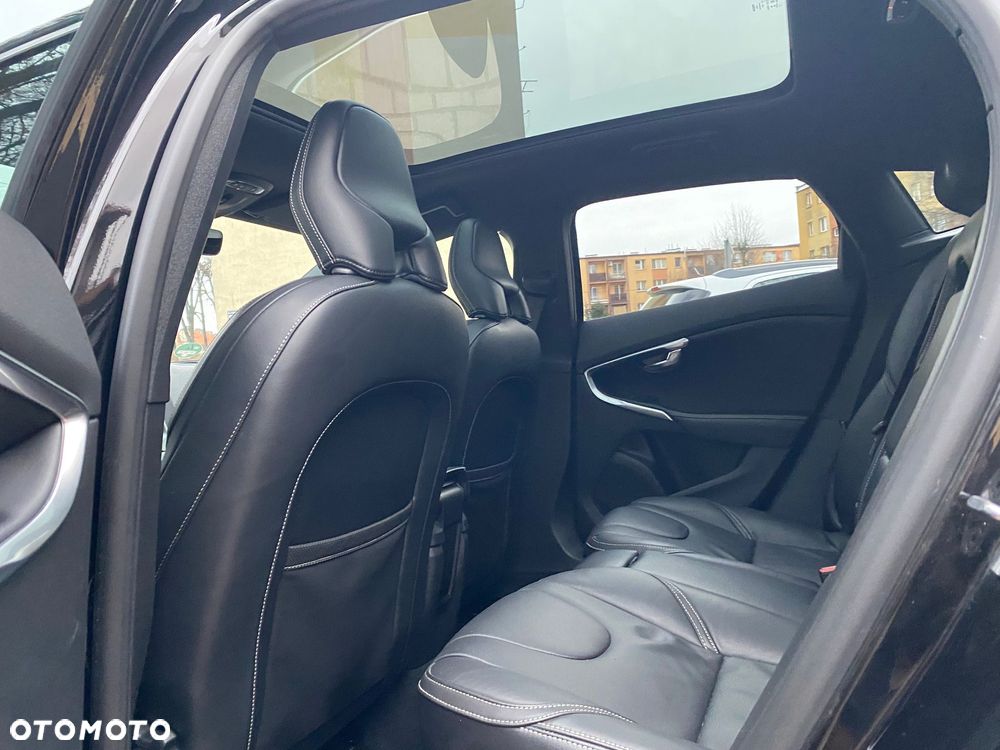 Volvo V40 D3 Geartronic RDesign - 11