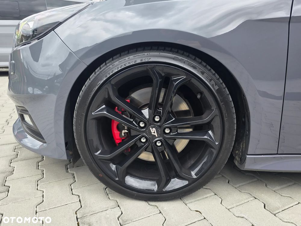 Ford Focus 2.0 EcoBoost ST mit Leder-Exclusiv-Paket - 29
