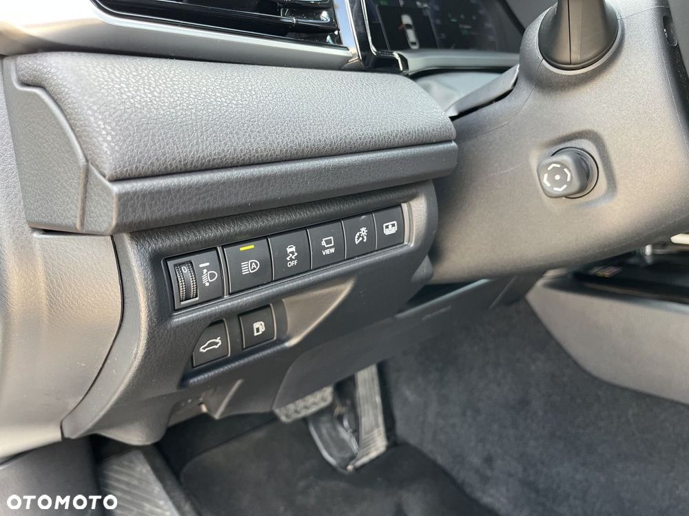 Toyota Camry - 25