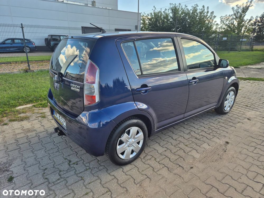 Daihatsu Sirion - 6