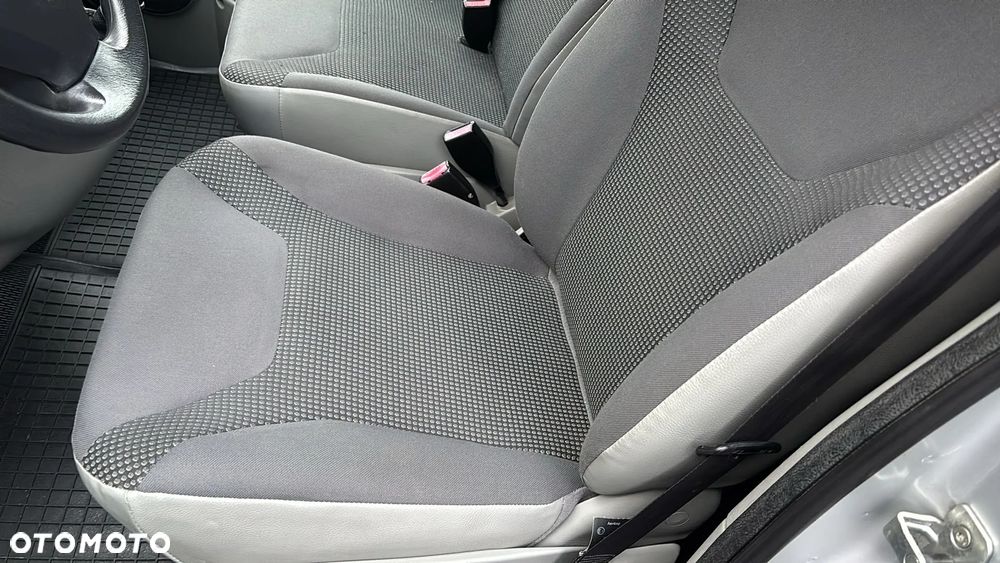 Opel Vivaro L2H1 2.9t - 18