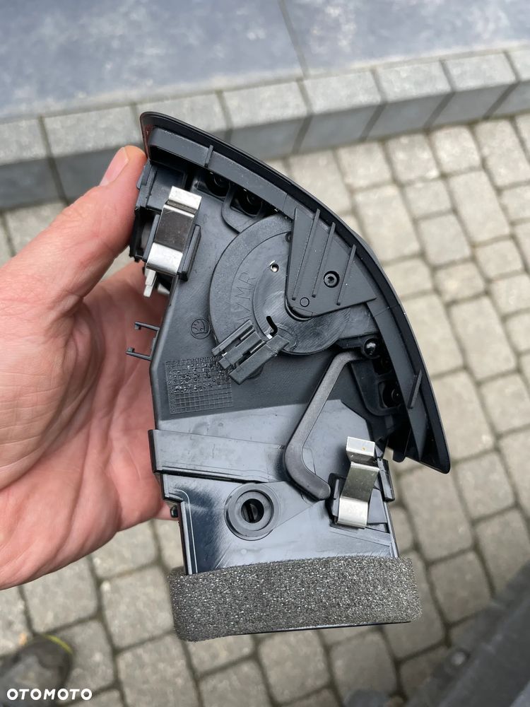 SKODA OCTAVIA II LISTWY DEKORY RAMKA KONSOLI KRATKI NAWIEWU Europa - 13