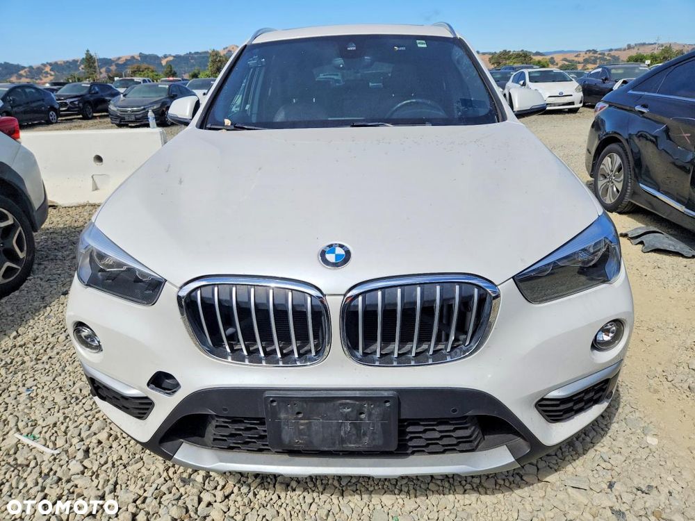 BMW X1 xDrive28i xLine - 6