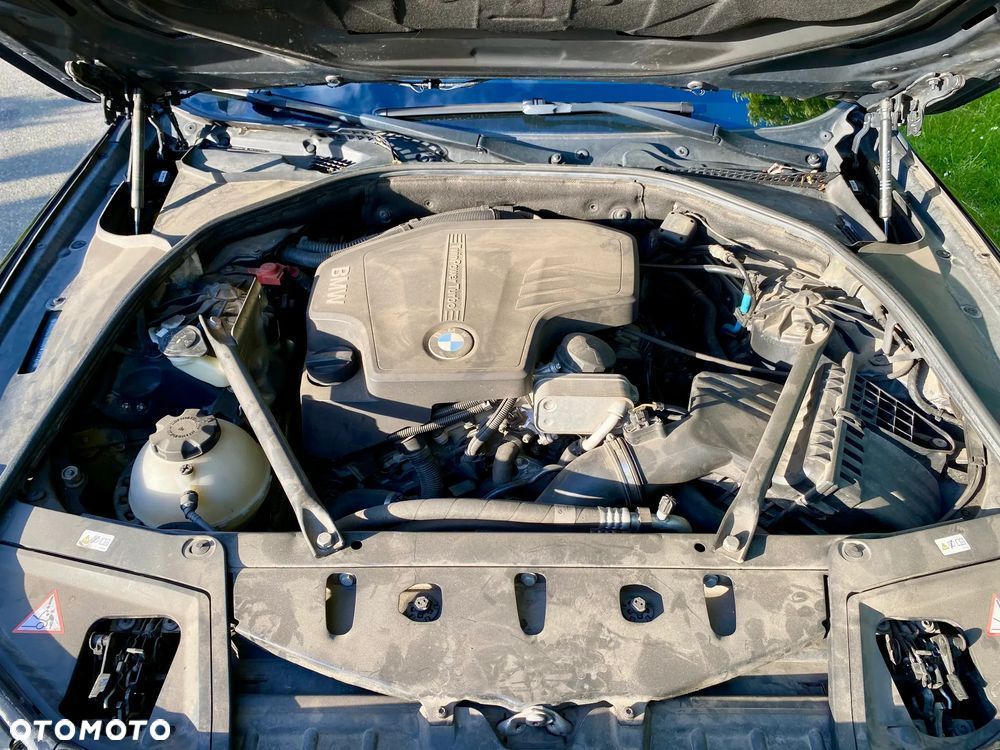 BMW Seria 5 528i Luxury Line - 30