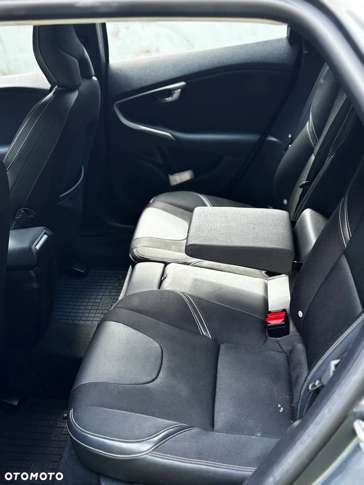 Volvo V40 D2 Momentum - 7