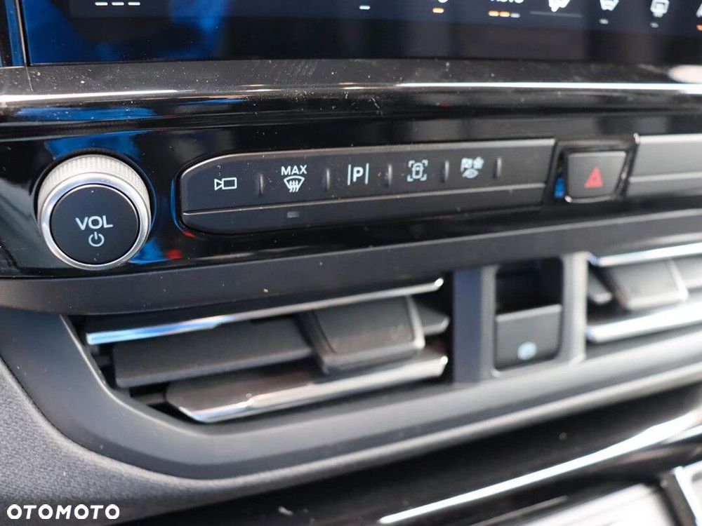 Ford Tourneo Custom - 19
