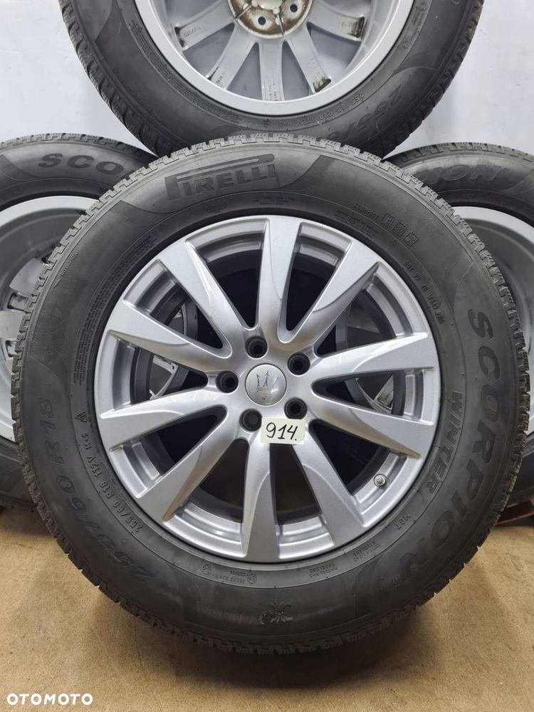Felgi aluminiowe Maserati Levante 8Jx18H2 ET44 opony zima - 8