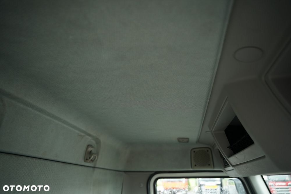 Volvo FL 250 / 4x2 / KONTENER - 7,8 M / WINDA BAR - 1 500 KG / - 35