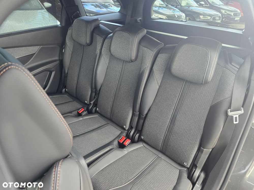 Peugeot 5008 - 13