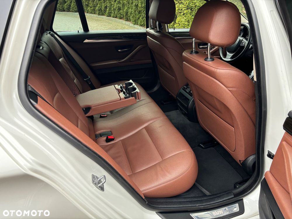 BMW Seria 5 520d Luxury Line - 16