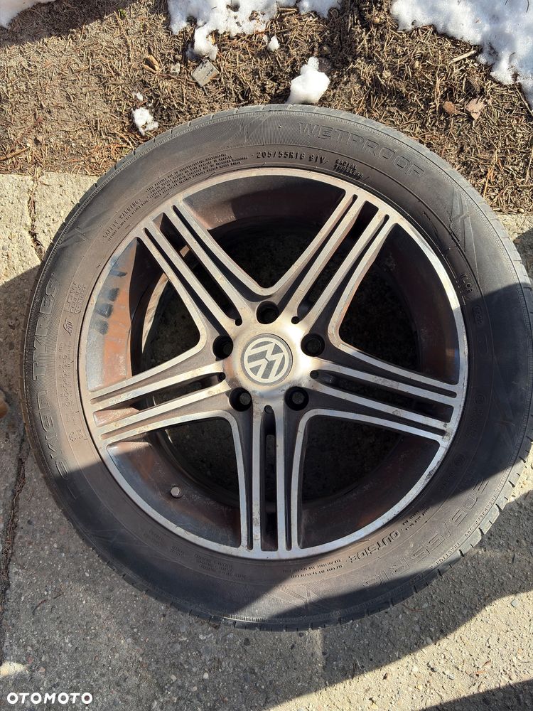 Volkswagen Passat - 13