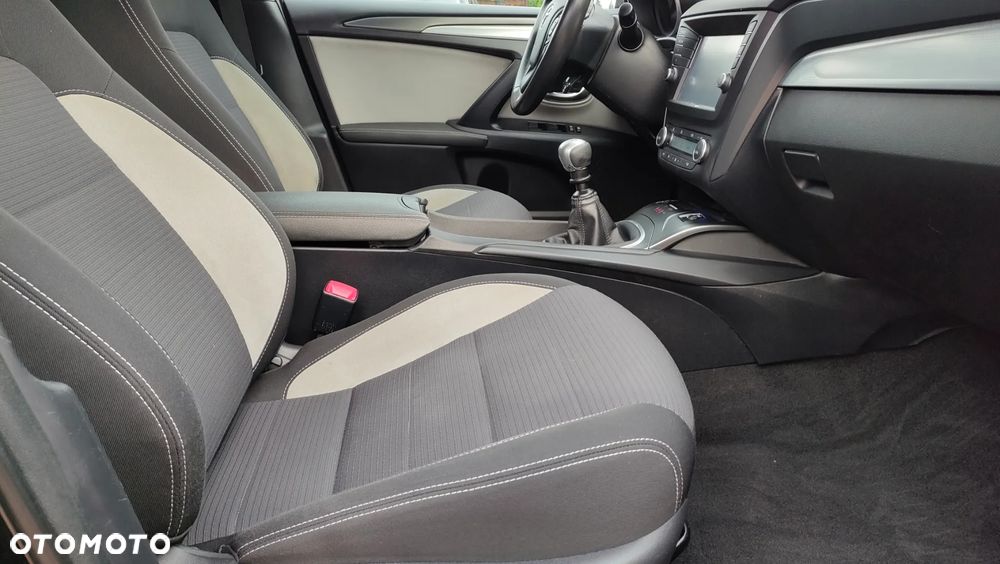 Toyota Avensis 2.0 D-4D Premium - 7