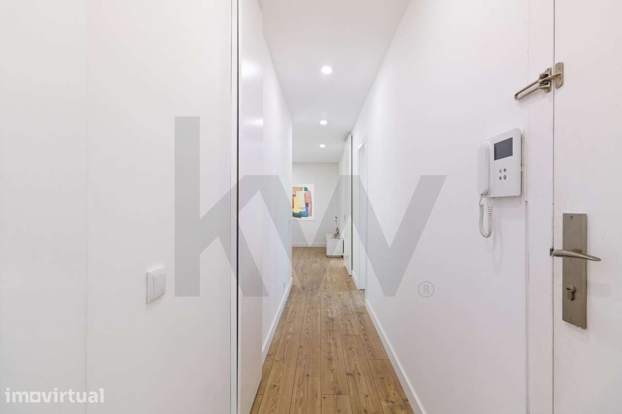 T2+1 REMODELADO com 105 m2 e Logradouro Privativo | A poucos minutos d - Grande imagem: 3/22