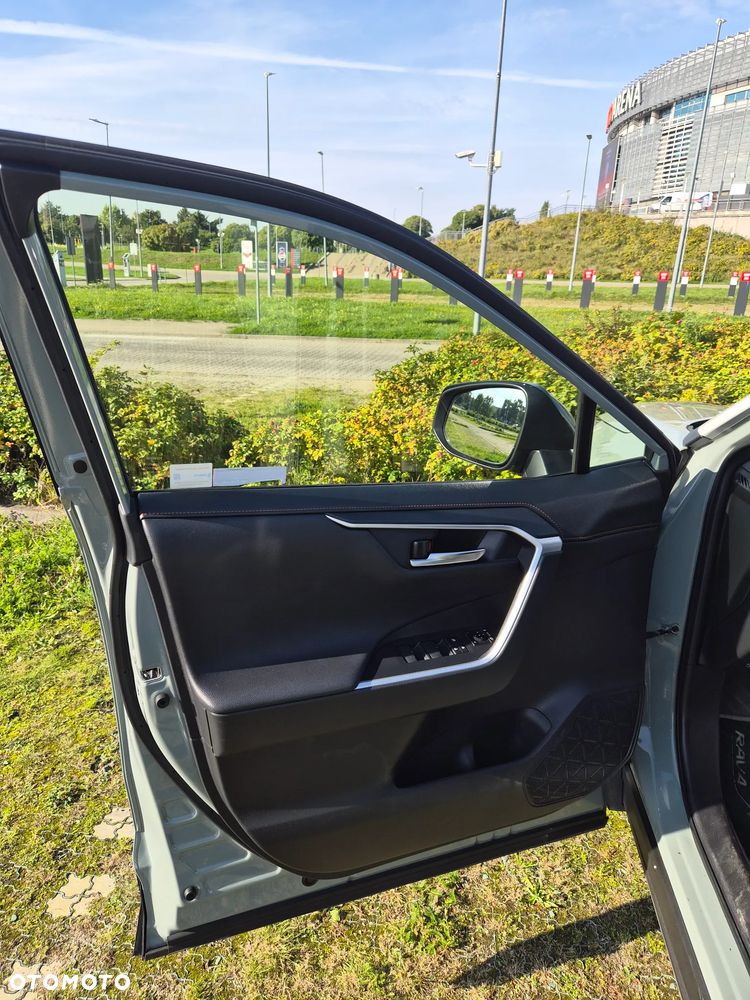 Toyota RAV4 - 10