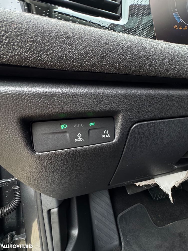 Volkswagen Passat 1.5 eTSI DSG MHEV Business - 16