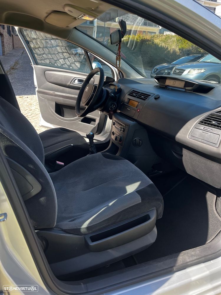 Citroën C4 1.4 16V SX - 17