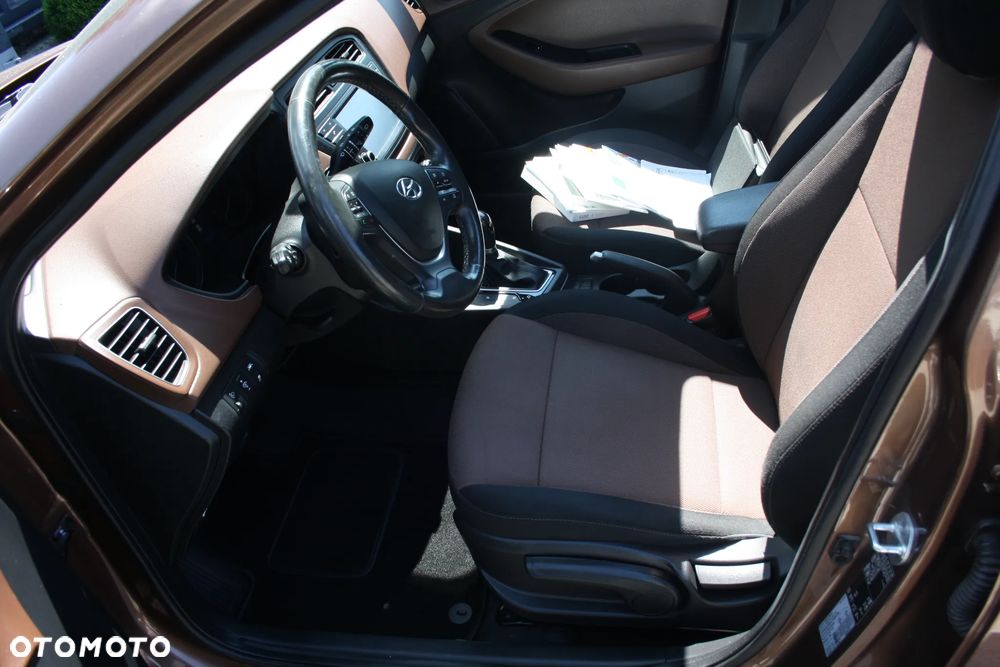 Hyundai i20 1.4 Automatik Style - 20
