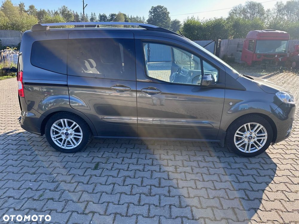 Ford Tourneo Courier - 2
