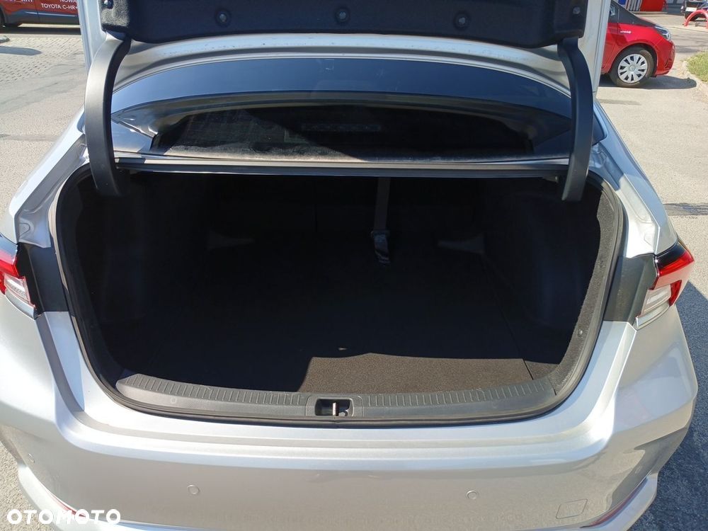 Toyota Corolla 1.8 Hybrid Style - 13