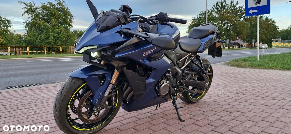 Suzuki GSX - 19