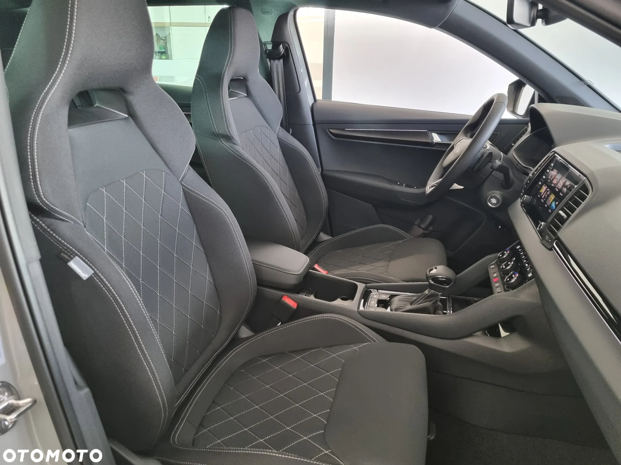 Skoda Karoq 1.5 TSI ACT Sportline DSG - 25
