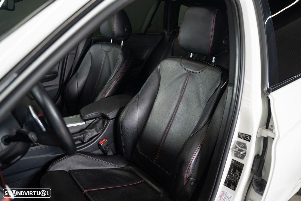 BMW 320 d Auto Line Sport - 14