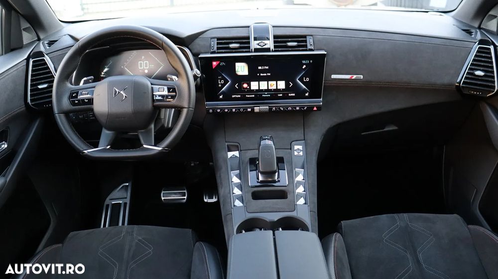 DS Automobiles DS 7 Crossback 1.6 PHeV AWD 300 EAT8 PERFORMANCE LINE + - 19