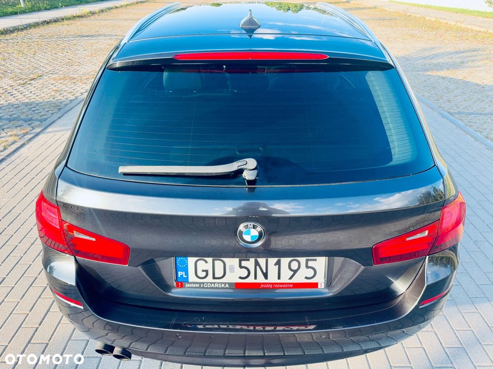 BMW Seria 5 518d Luxury Line - 9