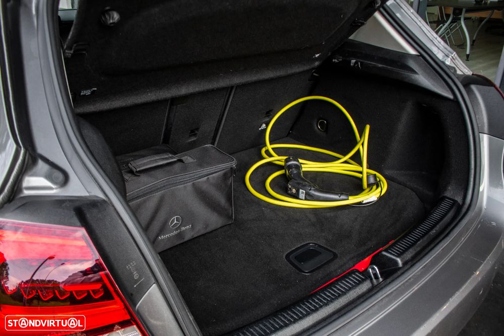 Mercedes-Benz A 250 e Progressive - 30