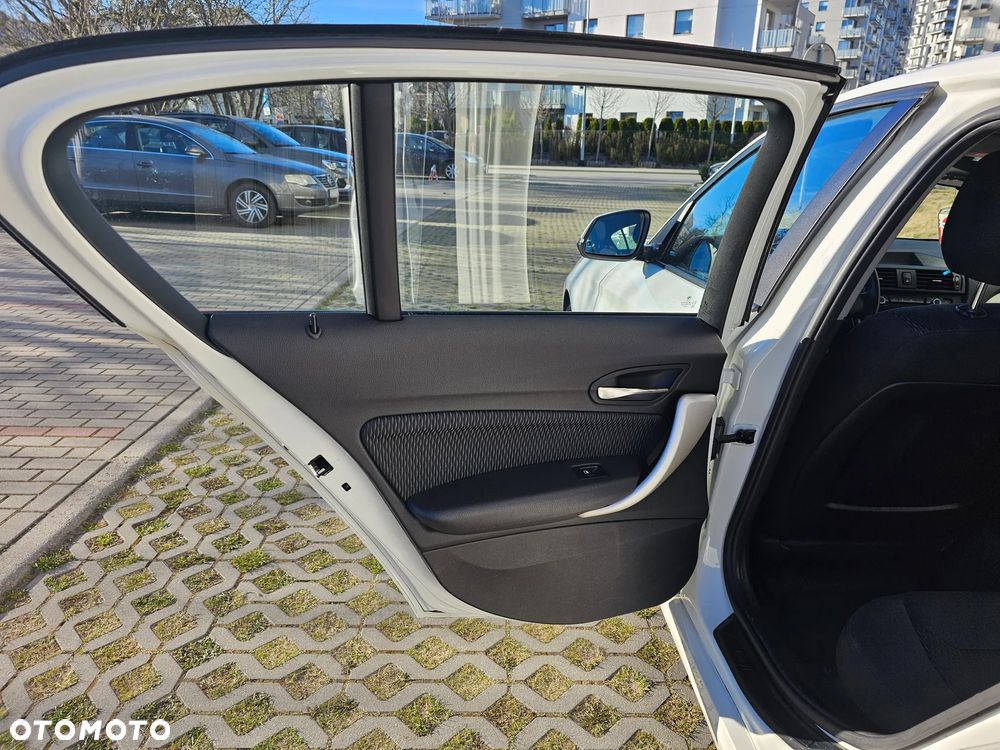BMW Seria 1 116i - 18
