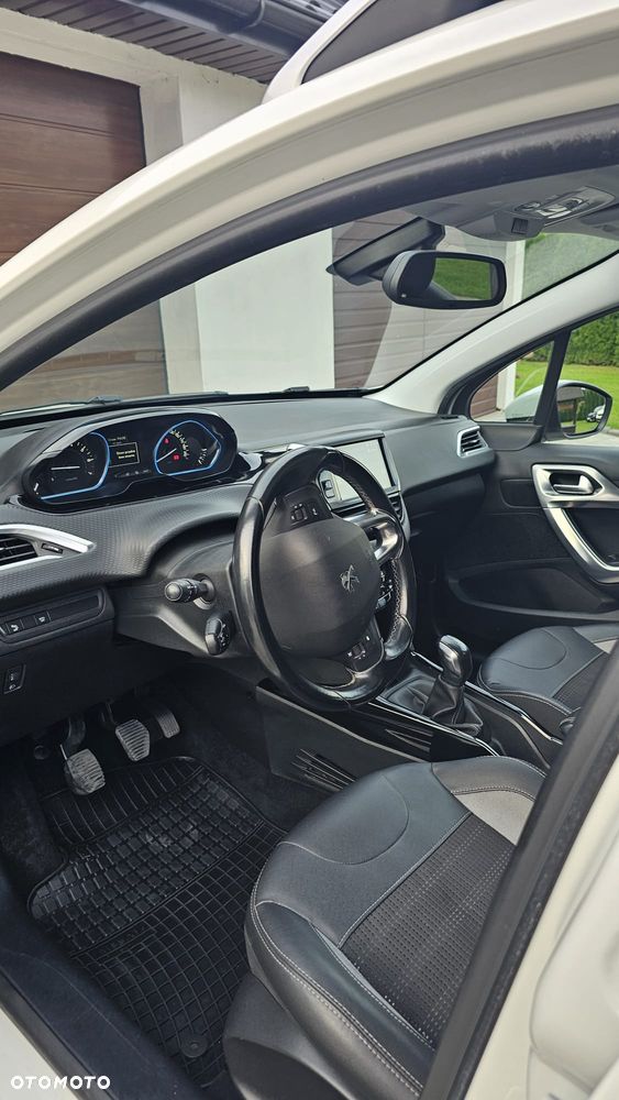 Peugeot 2008 1.2 Pure Tech GPF Allure S&S - 10