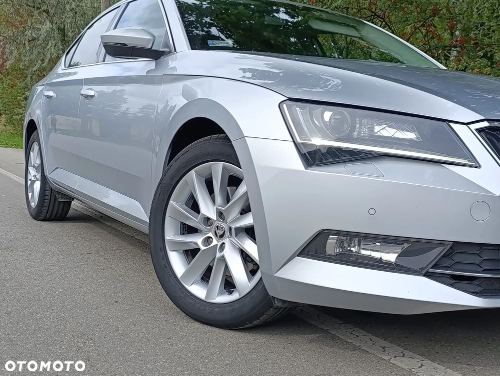 Skoda Superb 2.0 TDI Ambition - 23