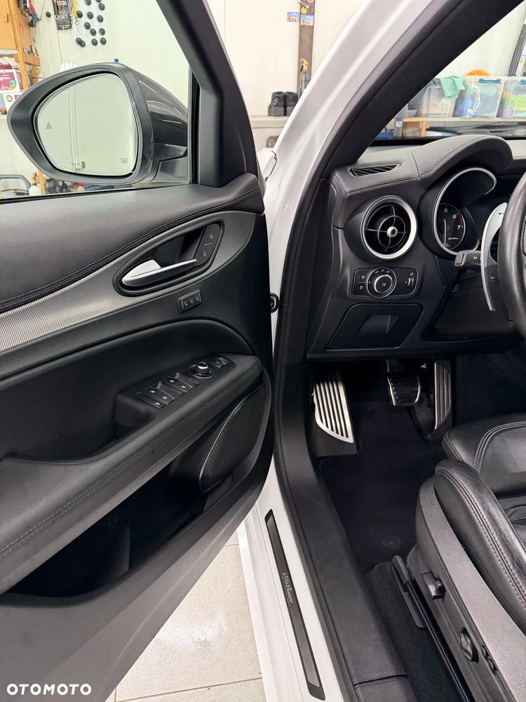 Alfa Romeo Stelvio 2.0 Turbo Veloce Q4 - 13