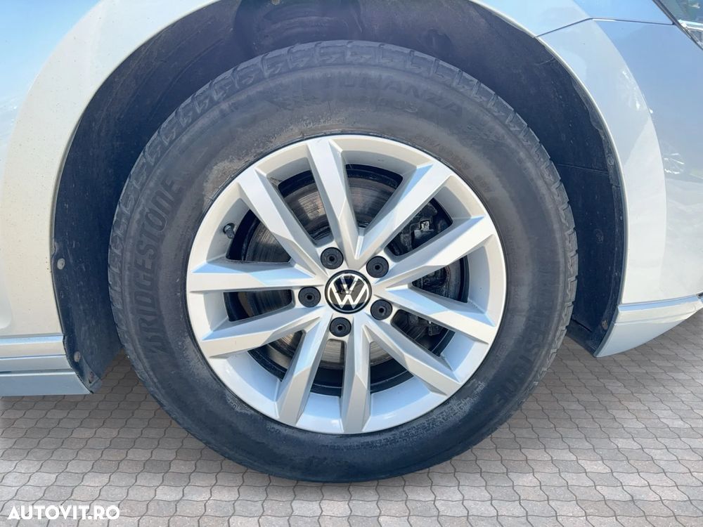 Volkswagen Passat 2.0 TDI SCR DSG Business - 8