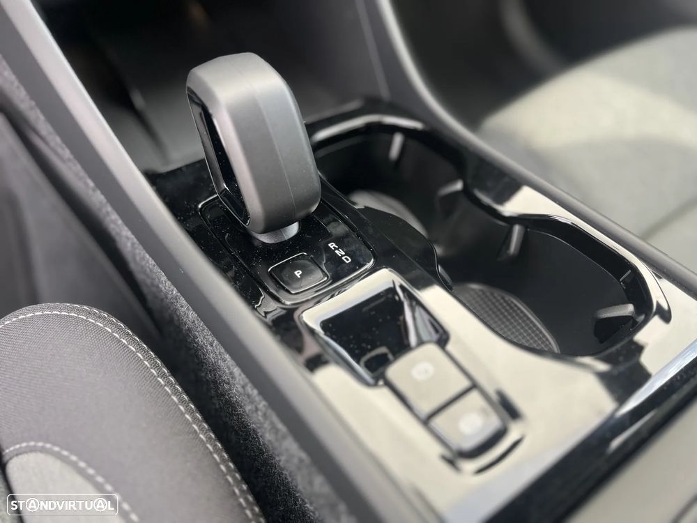 Volvo XC 40 2.0 B3 Black Edition - 21