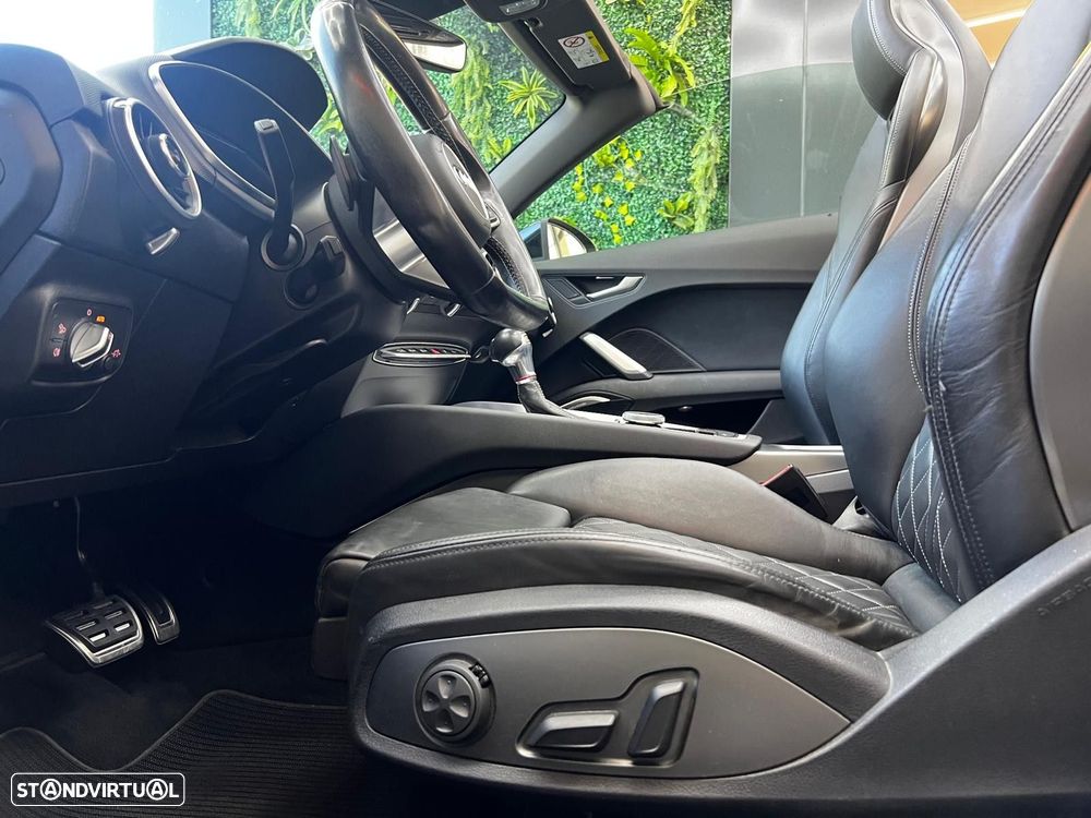 Audi TTS Roadster 2.0 TFSi quattro S Tronic - 11