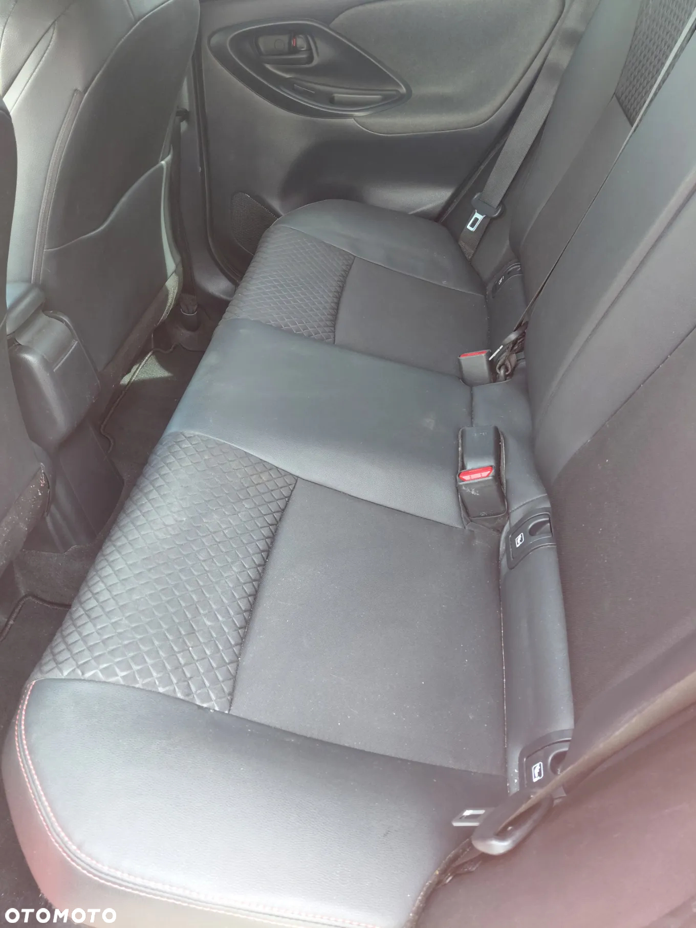 Toyota Yaris Hybrid 1.5 Premiere Edition - 10