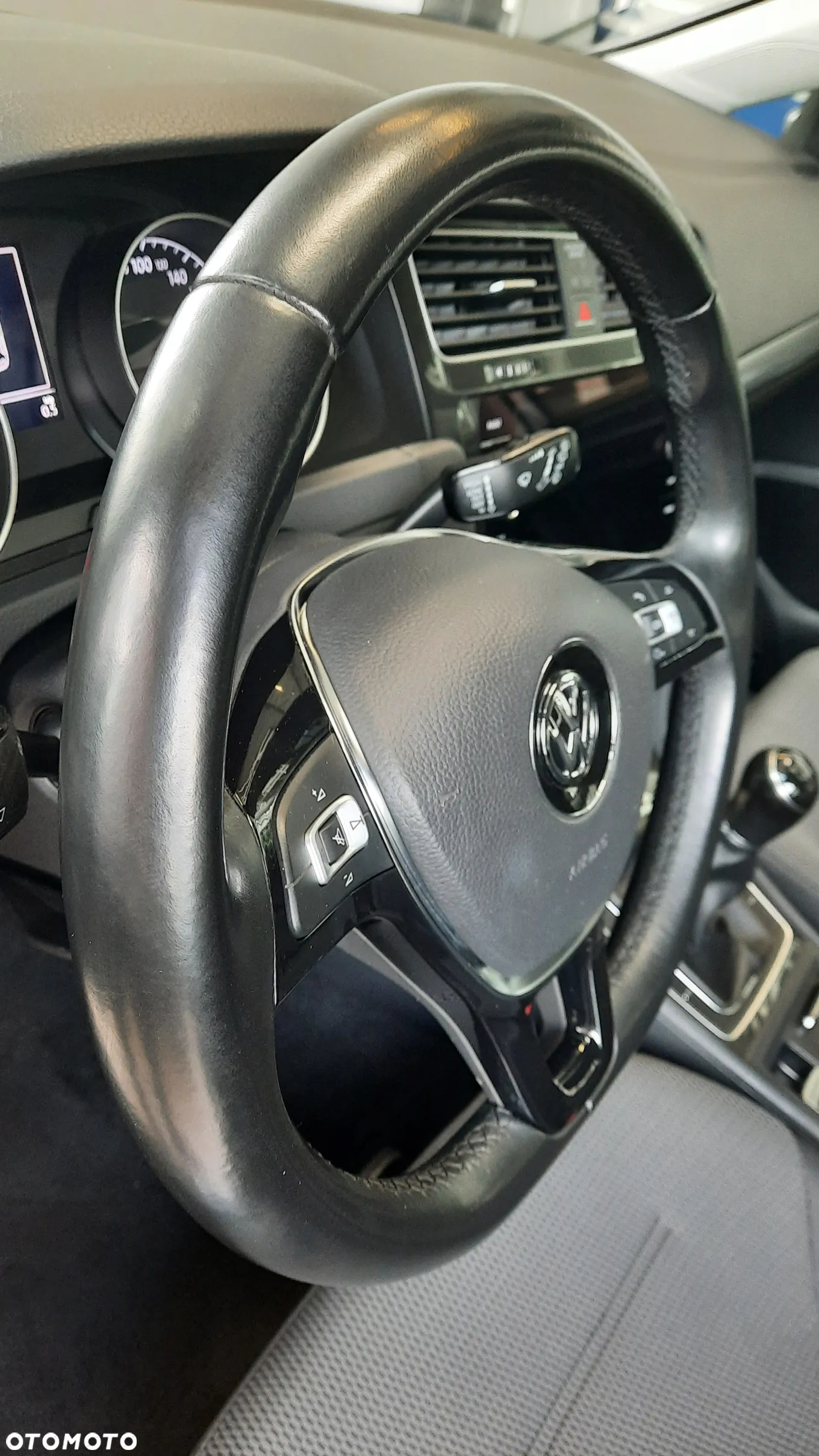 Volkswagen Golf 1.0 TSI (BlueMotion Technology) Comfortline - 13