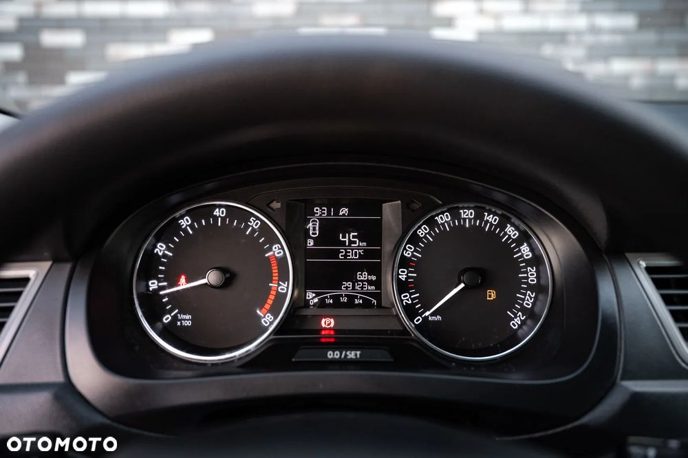 Skoda RAPID 1.2 TSI Active - 12