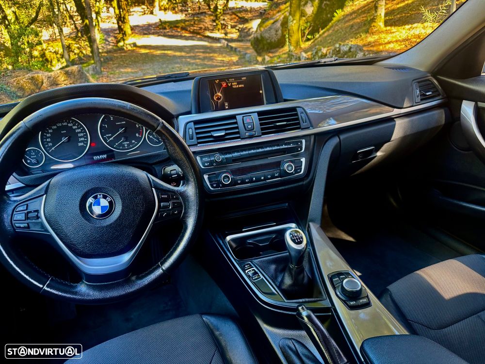 BMW 318 d Line Luxury - 11