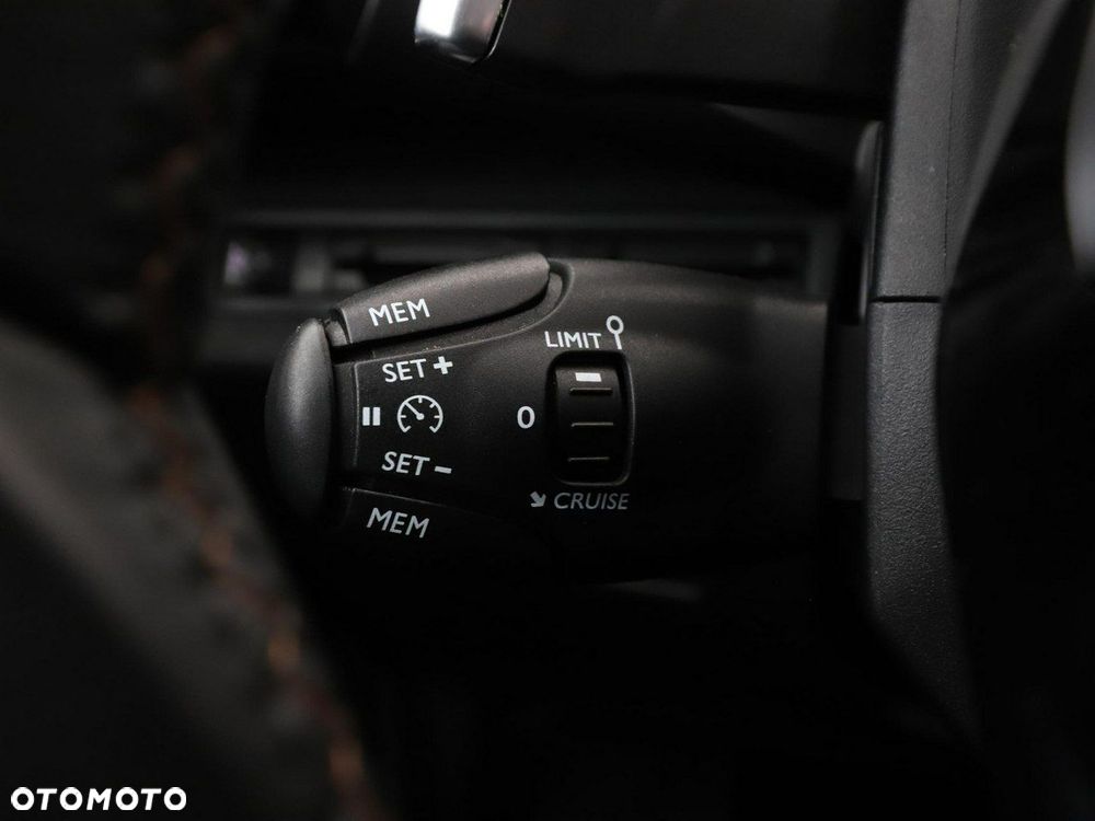 Peugeot 3008 BlueHDi 120 Stop & Start EAT6 Active Business-Paket - 36