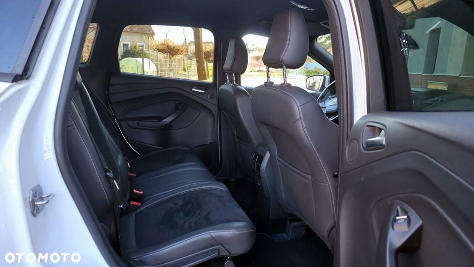 Ford Kuga 2.0 TDCi 2x4 ST-Line - 21