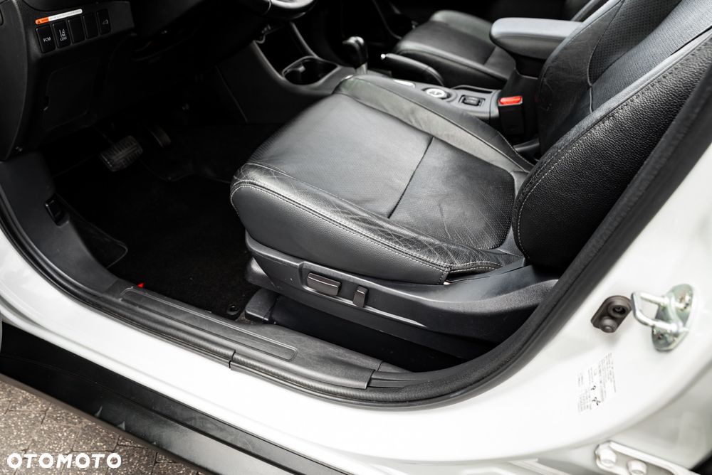 Mitsubishi Outlander 2.2 DI-D 4WD Automatik Invite - 19