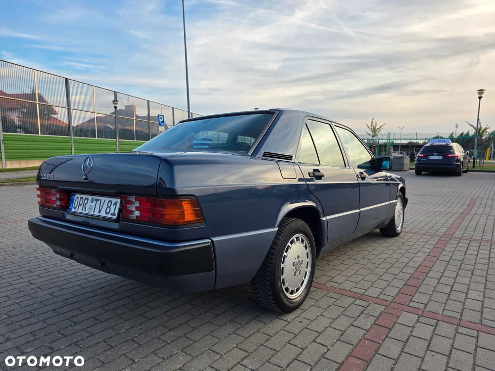 Mercedes-Benz W201 (190) - 5