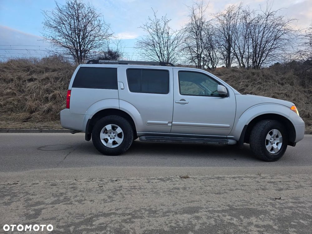 Nissan Pathfinder - 3